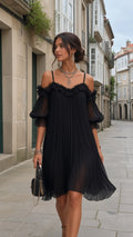 Bianca - Minivestido negro de muselina con hombros descubiertos y ribete de encaje